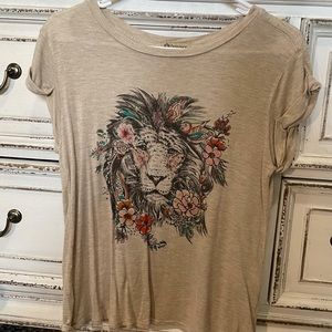 Lion Graphic T-shirt